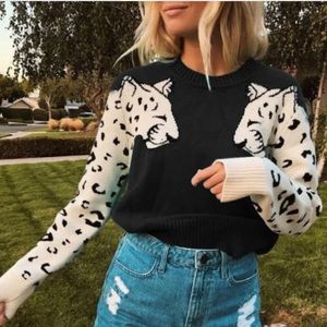 Cheetah Sleeves Sweater Size Medium 🐆